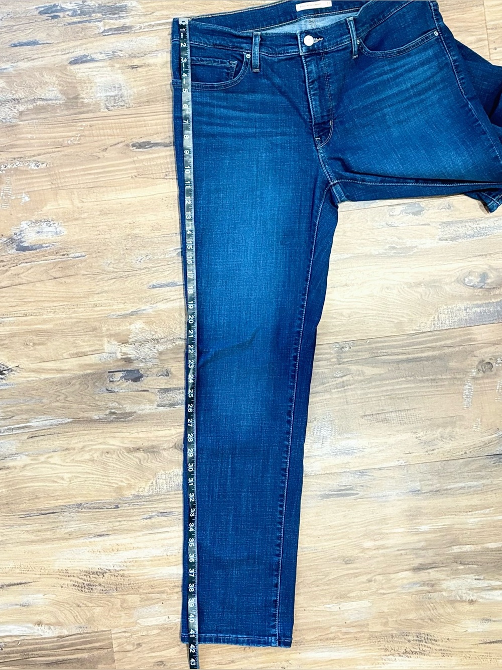 Levi’s 314 Shaping Straight Jeans 33x32 Medium/Dark Wash Stretch Denim Mid Rise - Picture 9 of 13